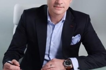 飞凡设计师Martin Kropp:飞凡R7集艺术与科技一体 重新定义极智高阶纯电SUV_凤凰网商业_凤凰网