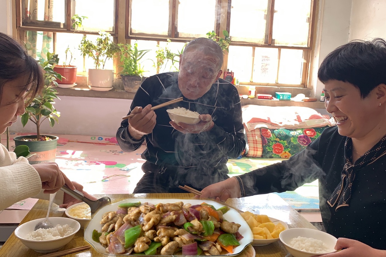这才是猪大肠最好吃的做法，脆爽滑嫩，老公一口接一口吃的真过瘾