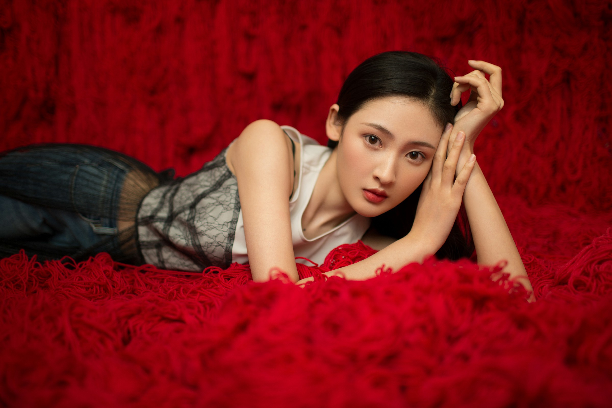 《林夏许星河》登顶短剧热播榜 刘玮婷演绎双面林夏__凤凰网