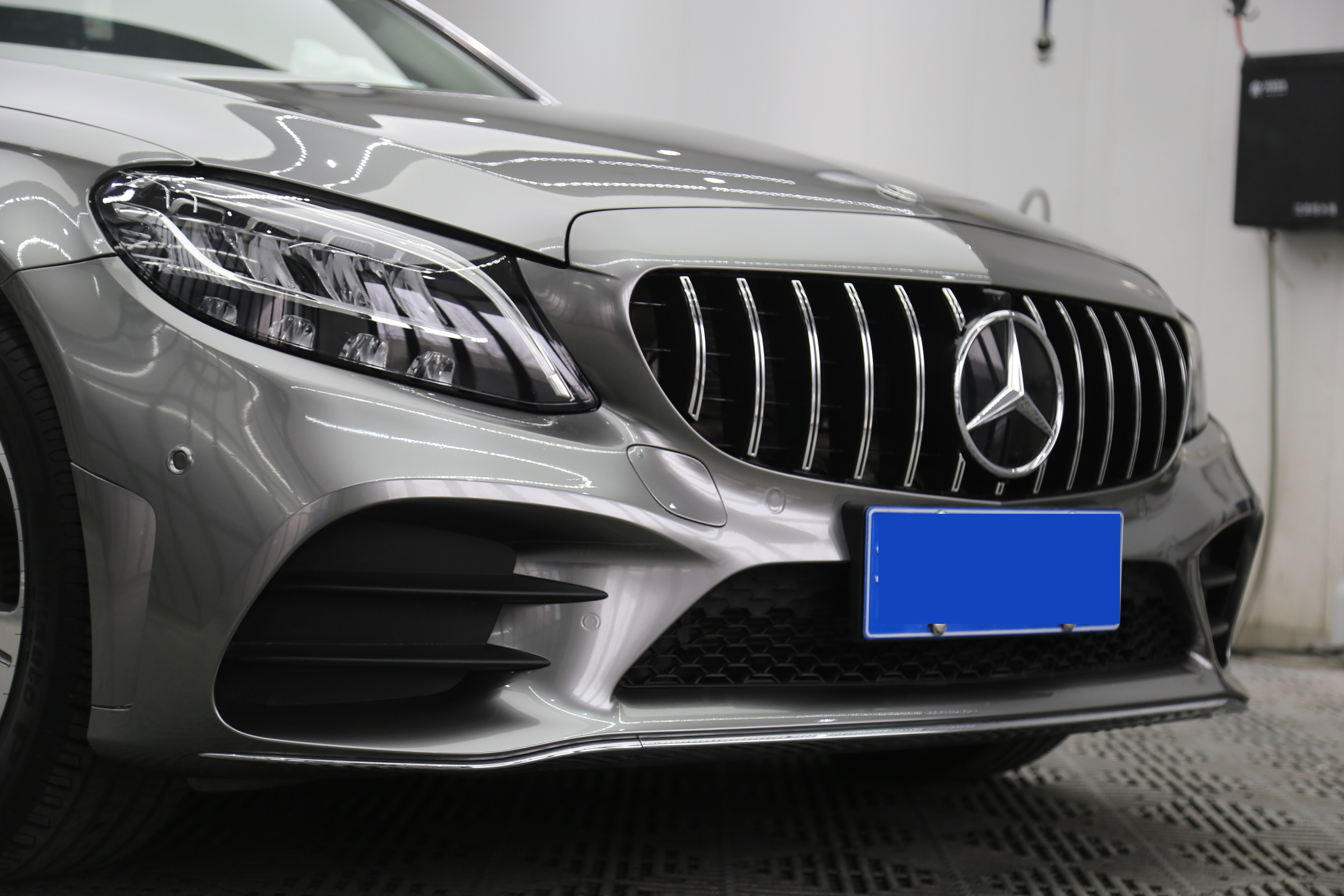 奔驰c全车改色贴膜液态金属银__凤凰网