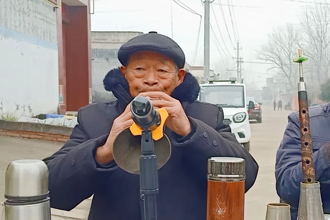 唢呐神曲来了，保证你非常熟悉，又不知道名字，真经典！