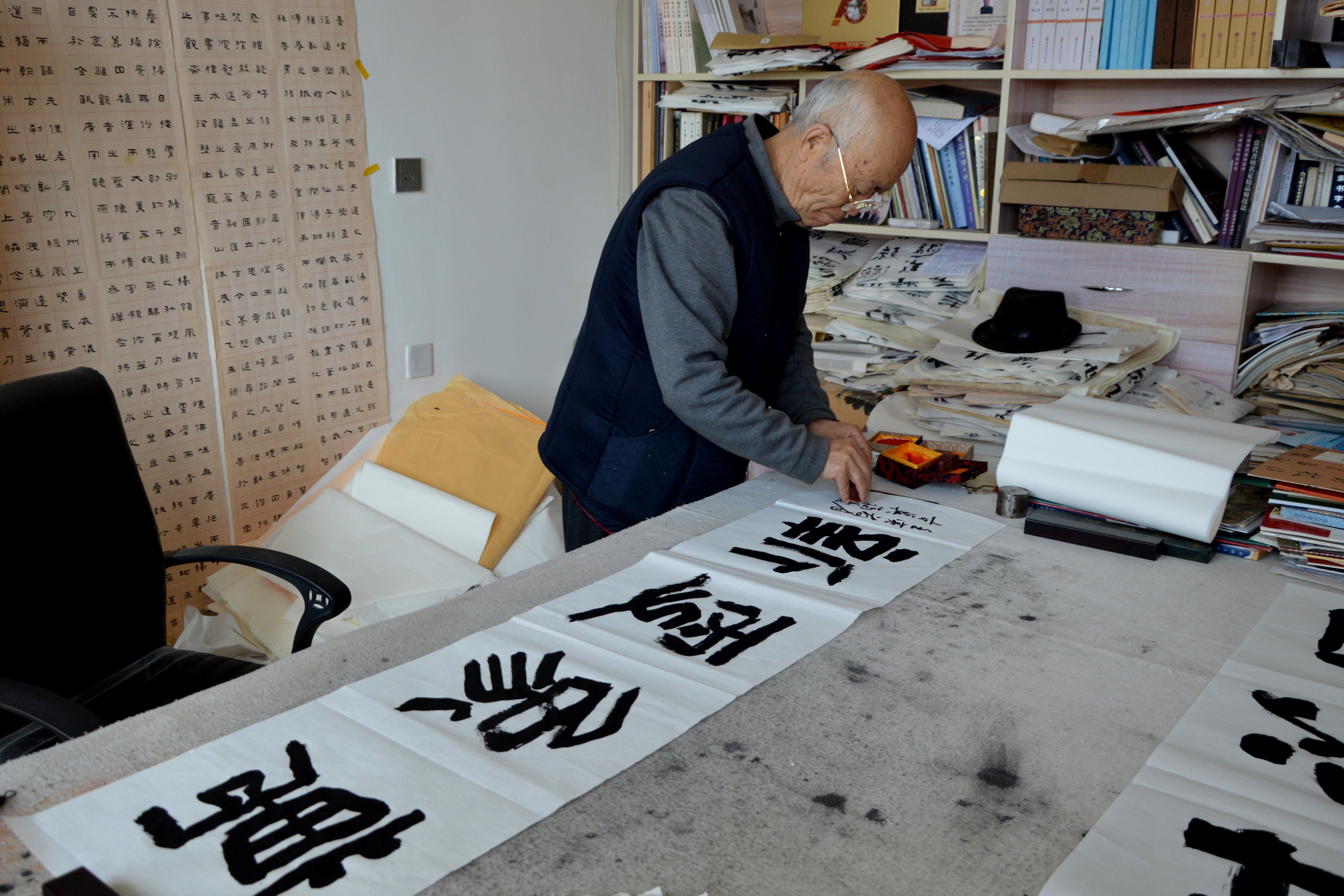 【图说甘谷】中国书协会员谢福善先生创作过程欣赏