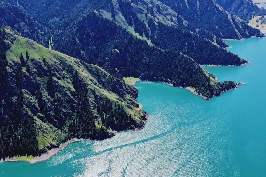 来天山天池静候一场如约而至的浪漫