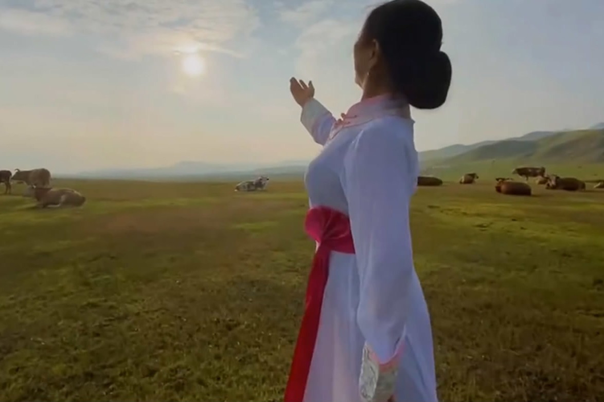 草原上的姑娘《牧民歌唱共产党》往日时光