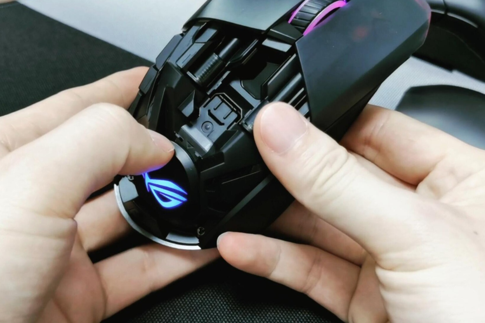 千元“实惠”机，ROG魔刃X三模游戏鼠标