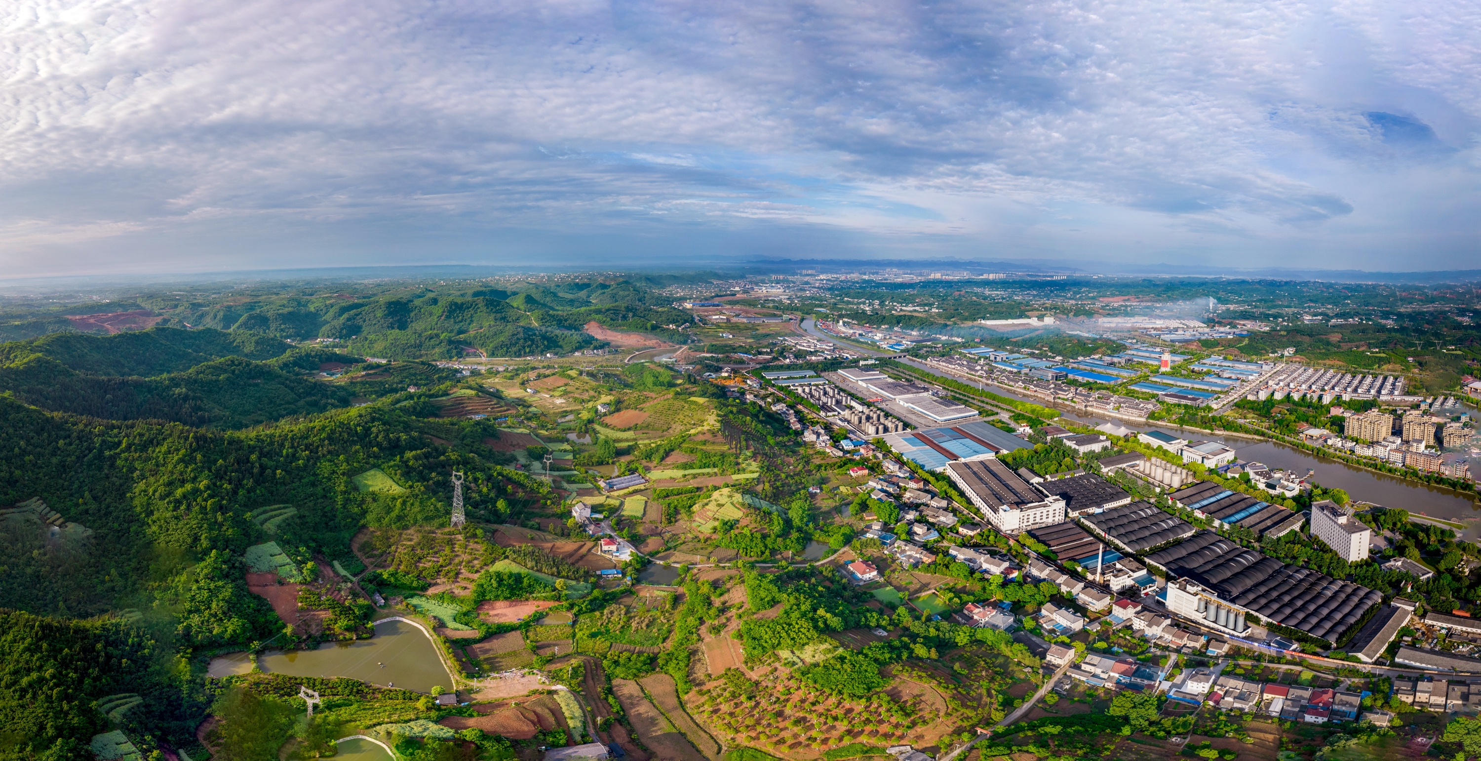 湖北宜昌:龙泉古镇到底有多绿,航拍拟如诗画园林__凤凰网