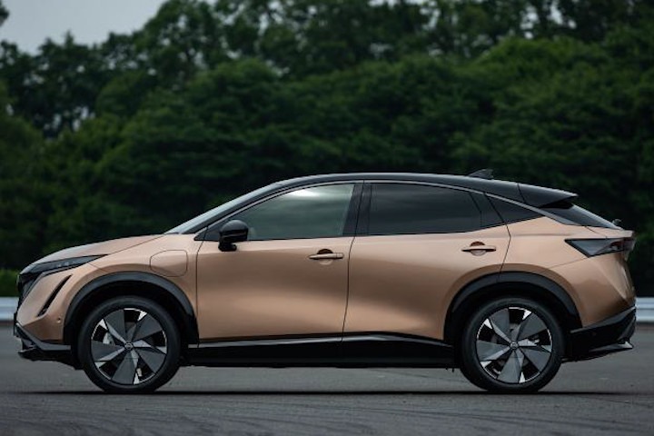 挑战ID.4家族 东风日产首款纯电SUV Ariya开启开售