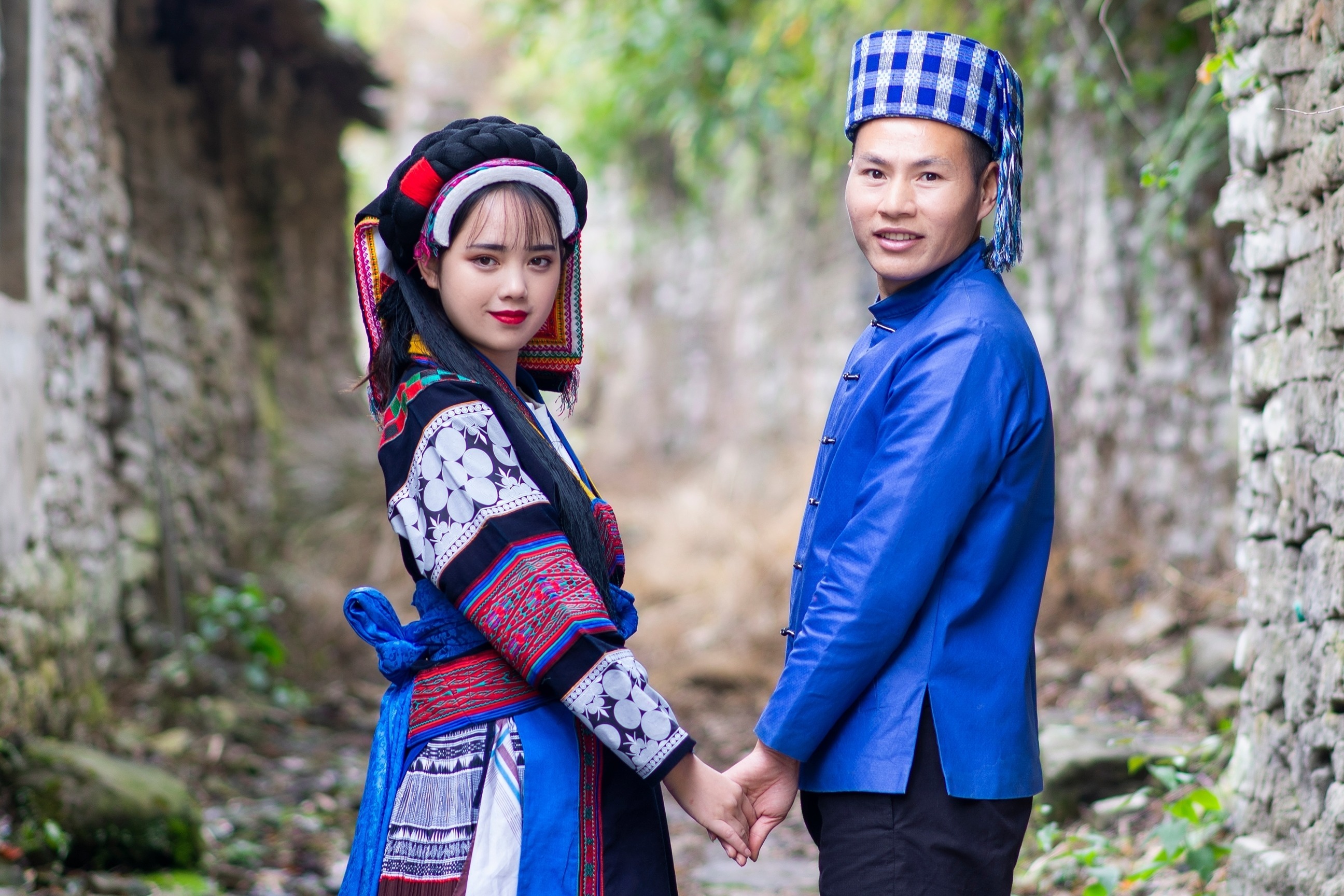 布依爱情故事歌曲《瀑乡新娘》MV