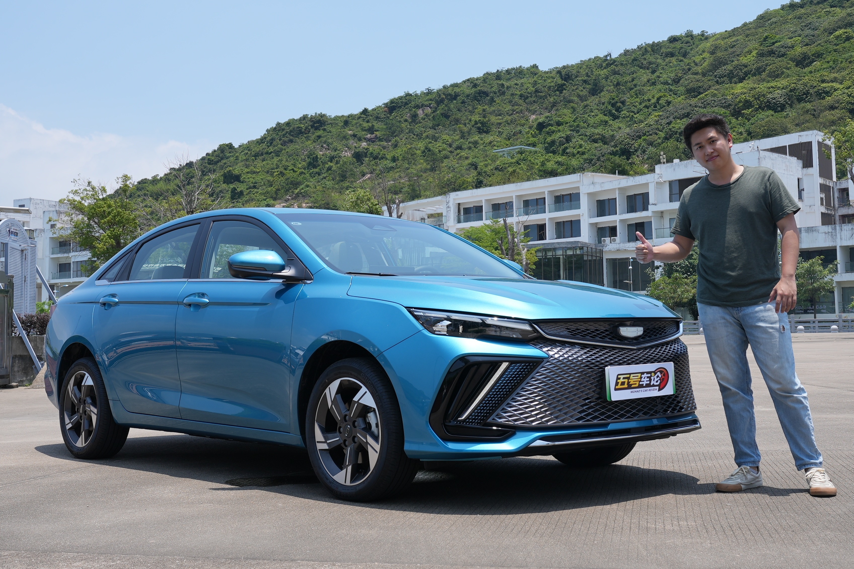 13万插混买省油还是买动力？吉利帝豪L雷神Hi·X【五号车论】