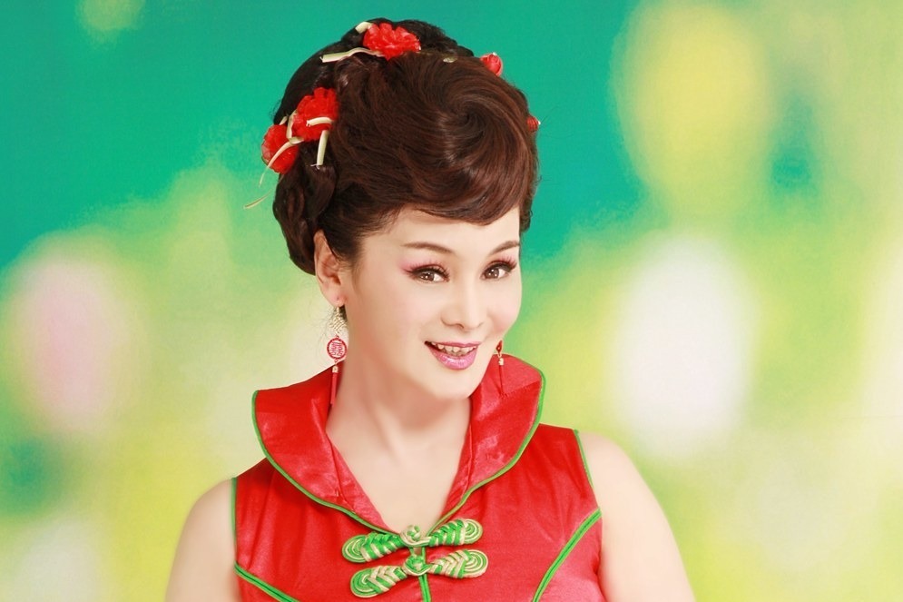 歌唱家张华敏好开心mv