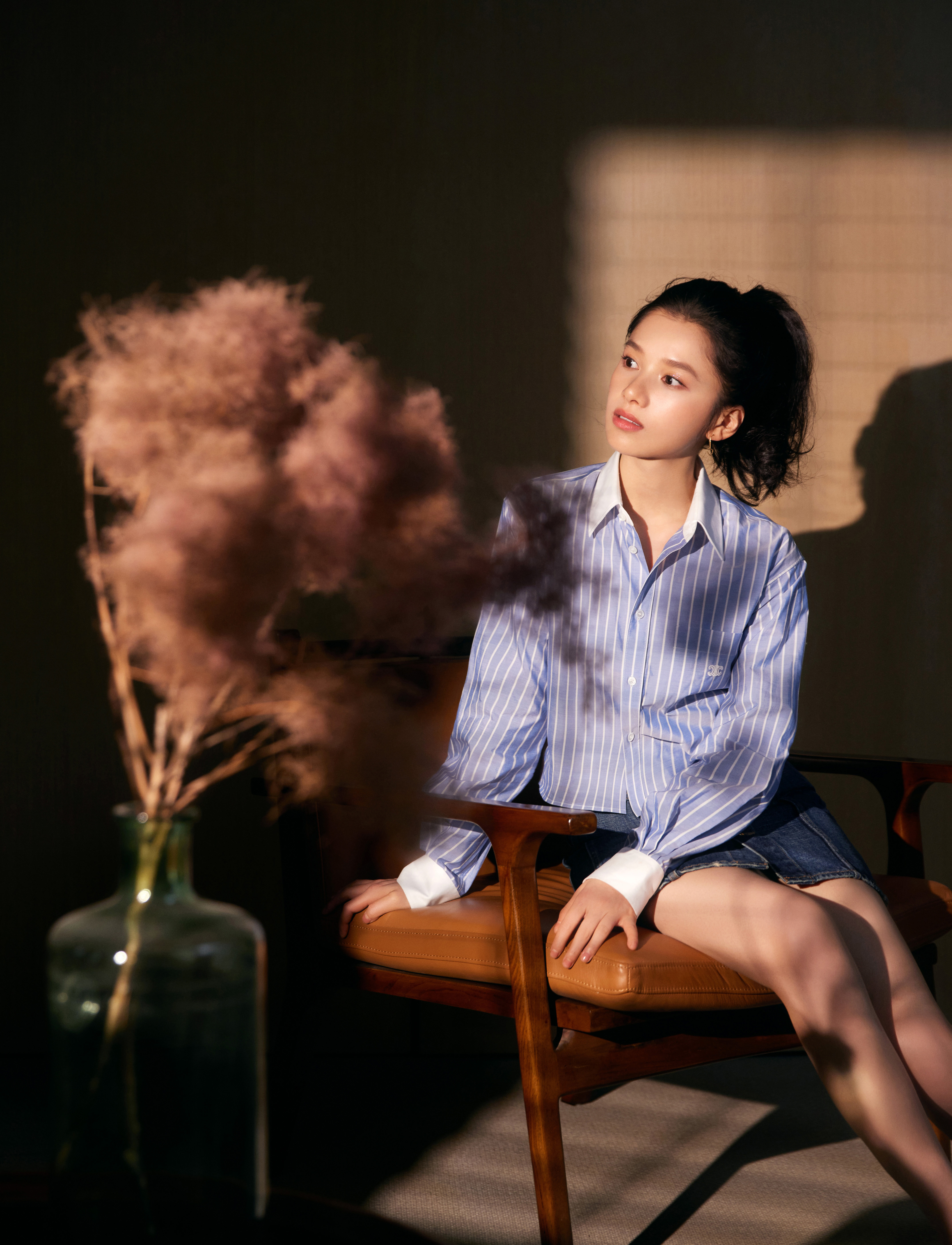 张婧仪参加央视五四晚会 演唱《入海》唱响奋斗青春__凤凰网