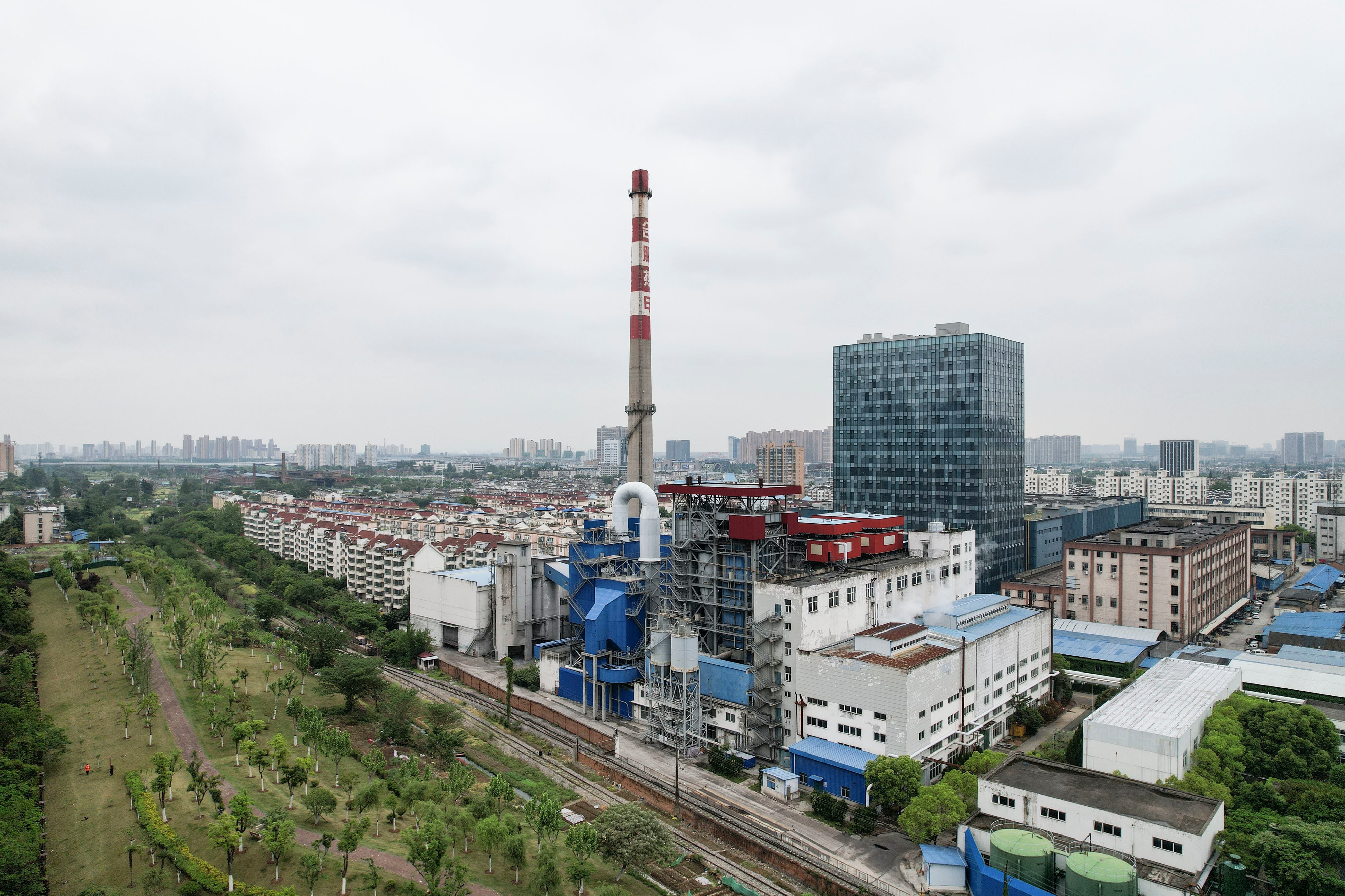 无人机航拍合肥瑶海标志性建筑安能热电