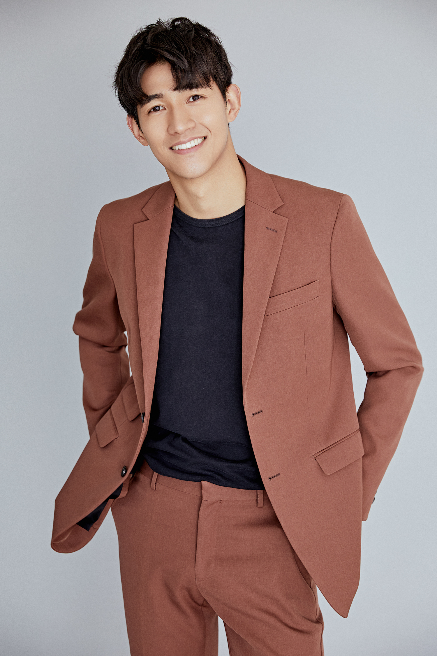 打开凤凰新闻,查看更多高清图片在最新一集中,实力男演员李子锋惊喜