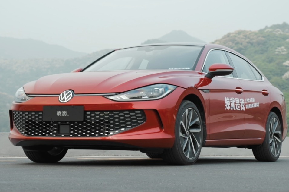 无框式车门、掀背式尾门，凌渡L把压力给到了本田思域