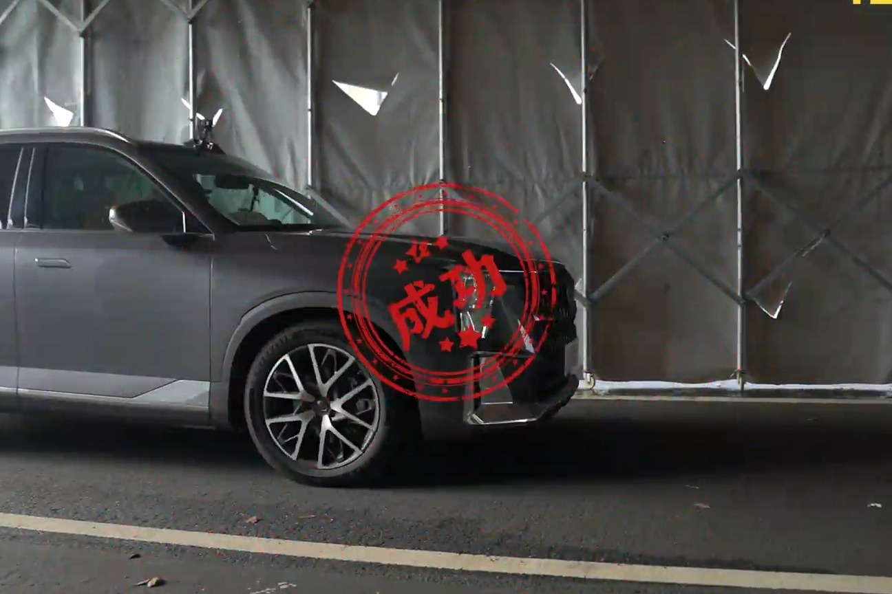 高难度测试传祺GS8！看见隧道里停了辆车，他居然还能自动刹停