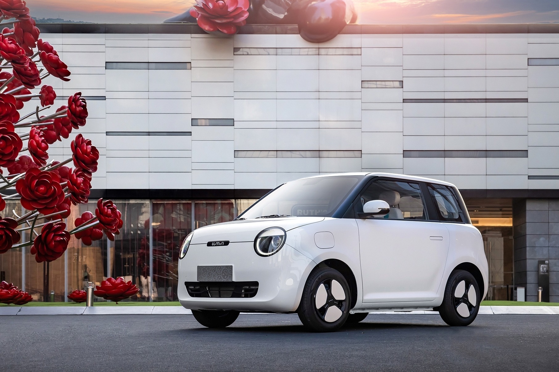 能比五菱更时尚？4.89万元就能拿下的长安Lumin到底有多强