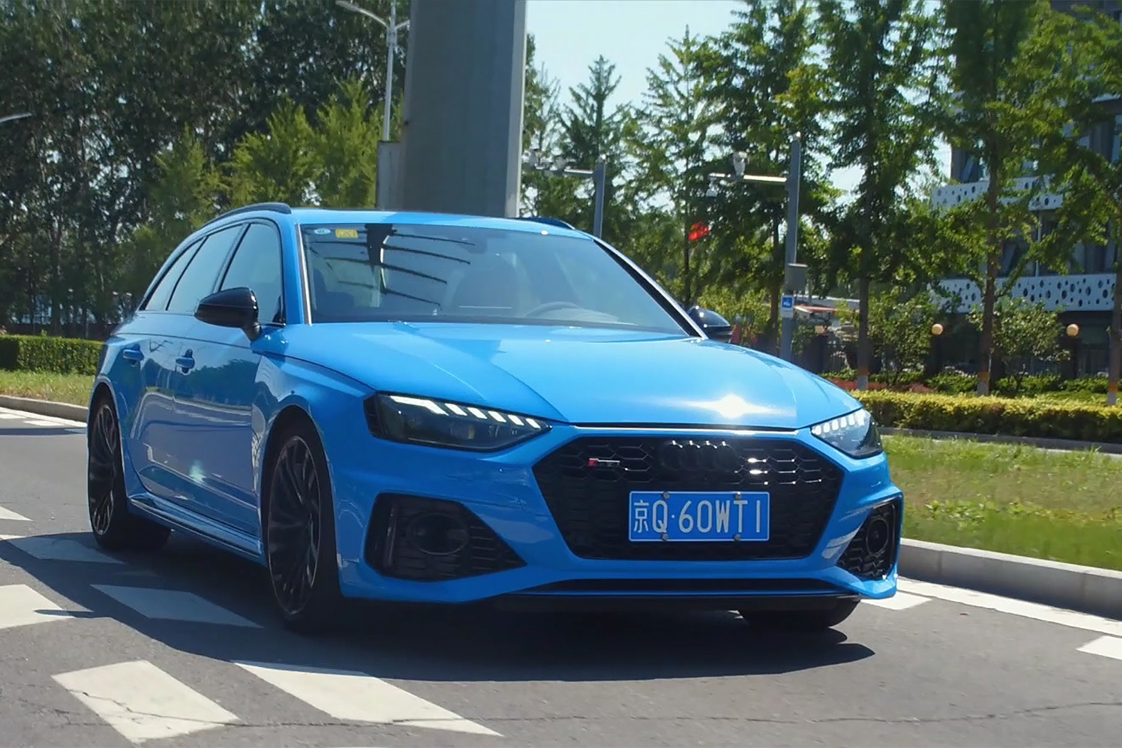 分秒试驾：请好好爱你遇到的燃油性能车，这辆奥迪RS4就很值得爱