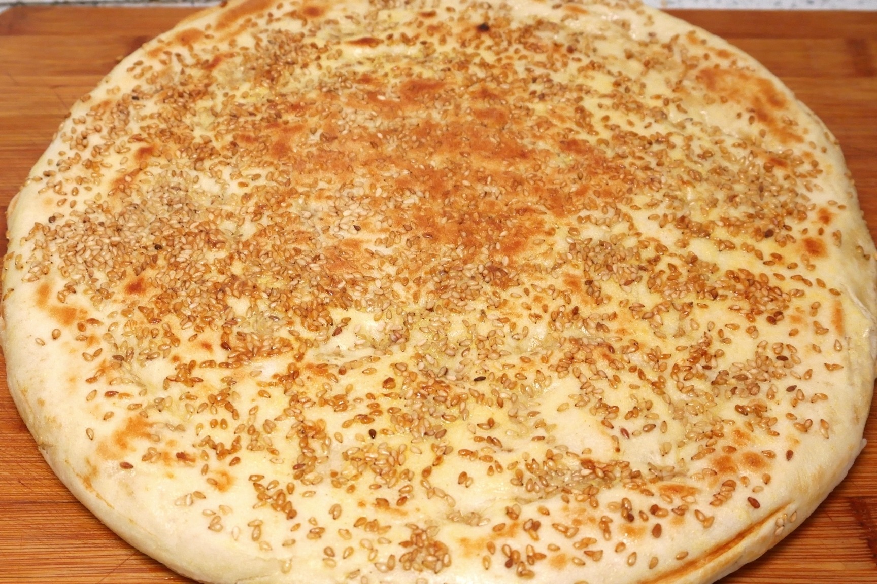 香酥芝麻大饼,味道比饭店卖的还赞,蓬松暄软,越嚼越过瘾