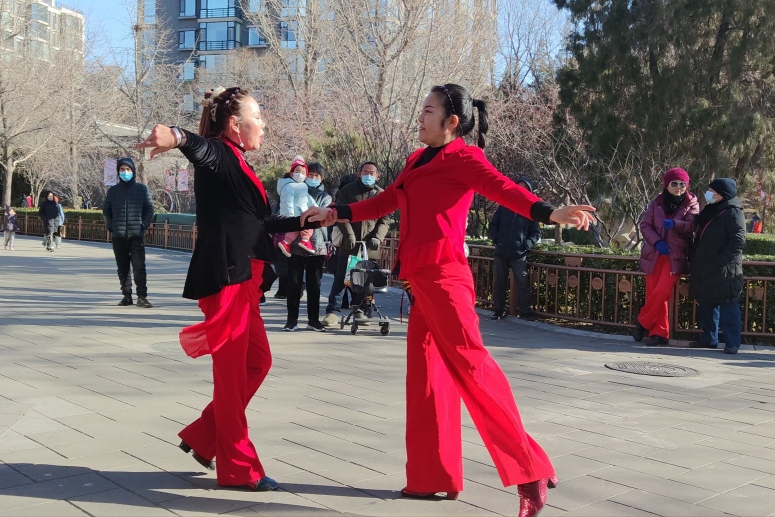 中老年广场舞《恰恰》节奏舒缓，每天跳一跳，心情美美的