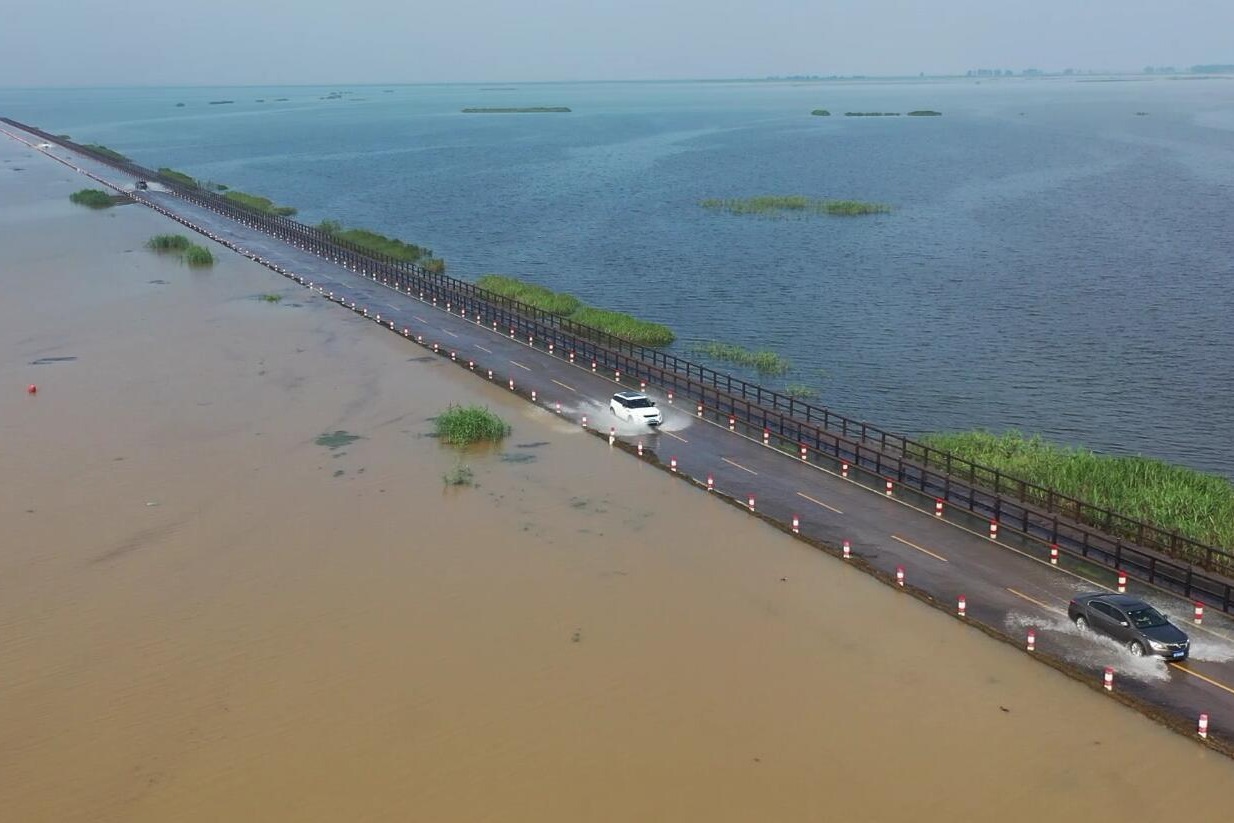 九江永修：鄱阳湖畔再现“水上公路”景观