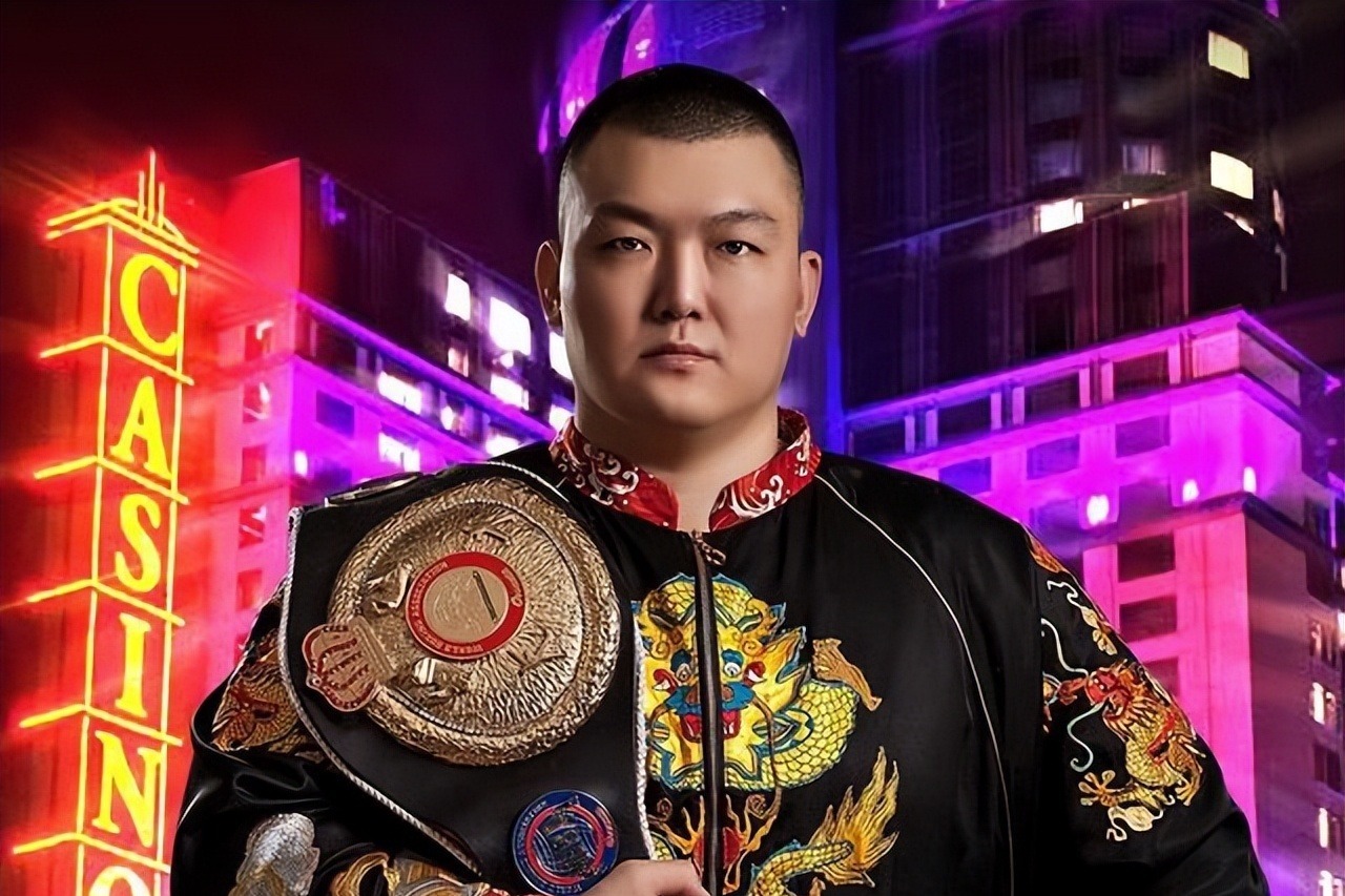 重量级拳王张君龙获伊丽莎白女王勋章,成为历史第一人