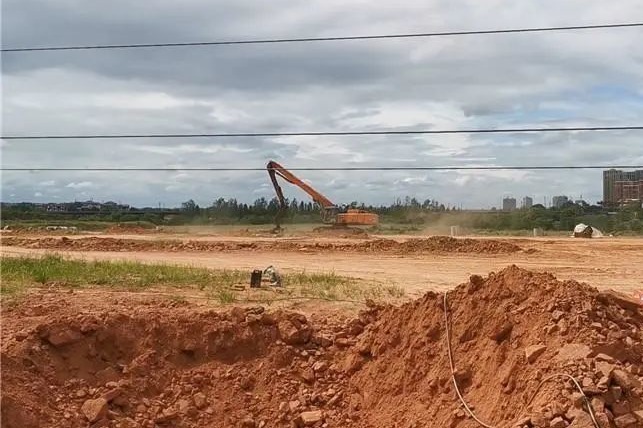 鹰潭4个项目施工现场尘土飞扬，附近居民不敢开窗