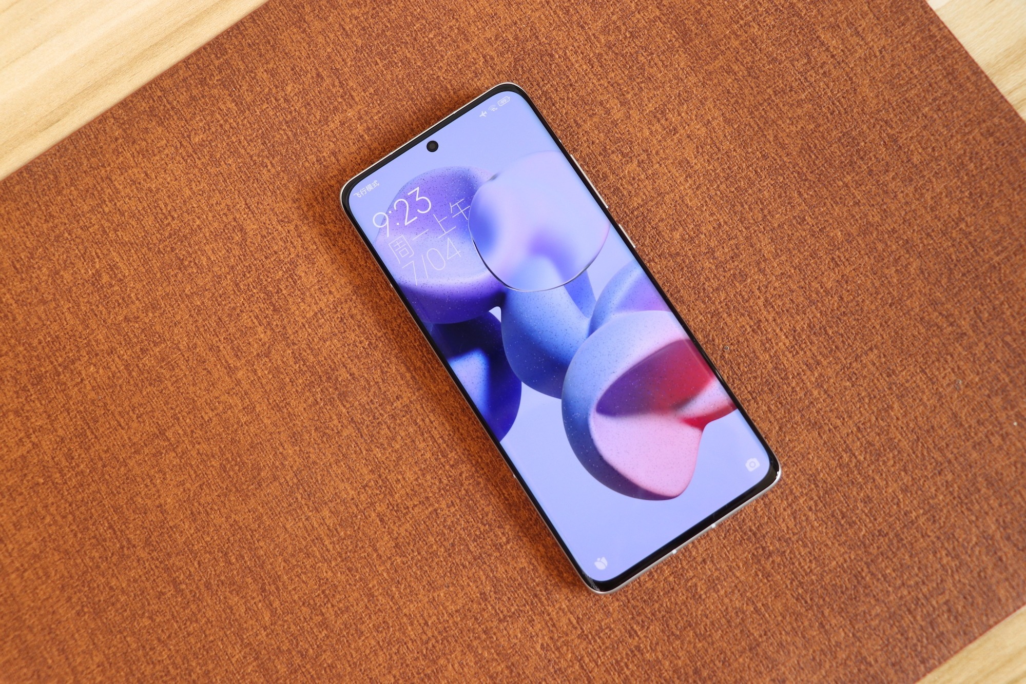 小米12s图赏比iphone13更好握持手感领先上半年所有安卓旗舰