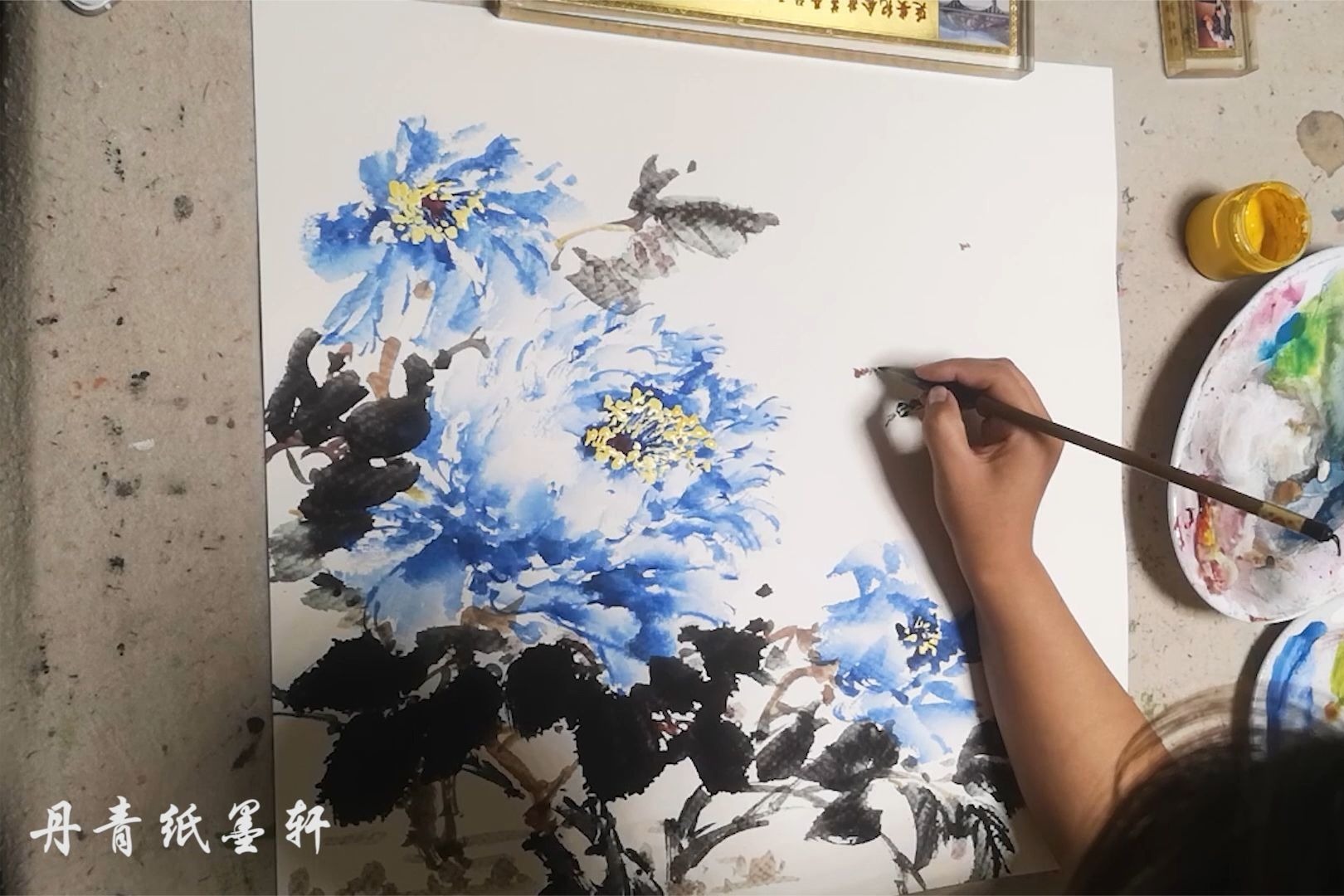 你会画大写意启楼牡丹么？这样画配上蓝色，效果太美了