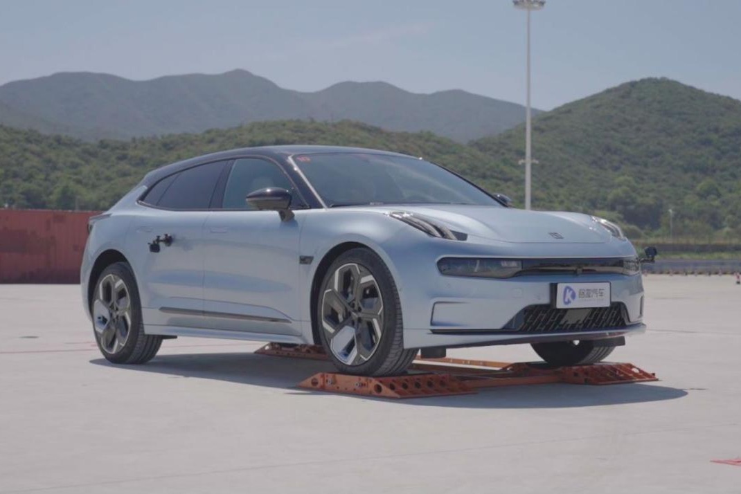 升级8155/加入闪电切换，新款极氪001 you版到底有多香？