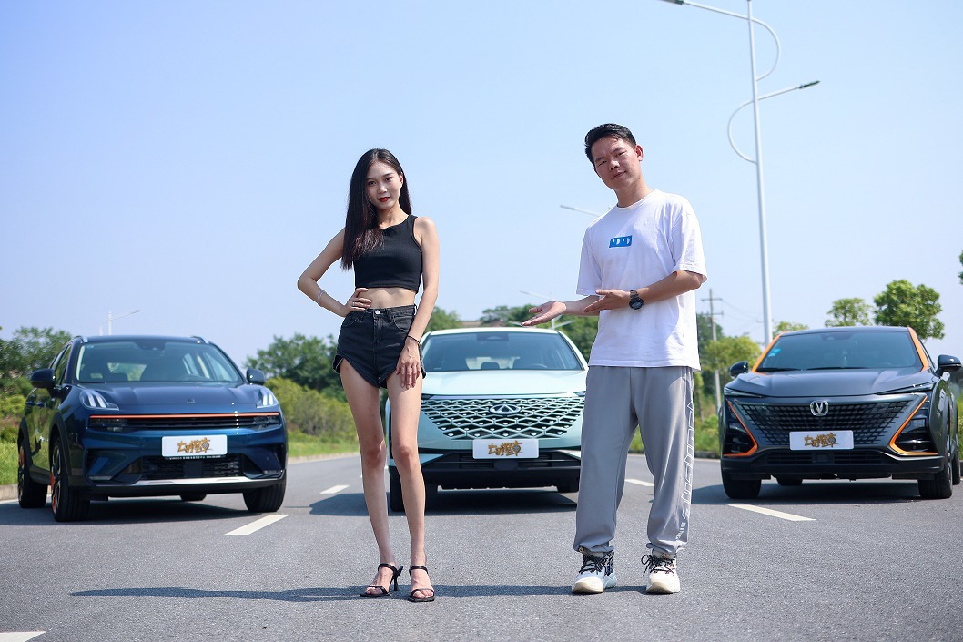 四分卫大战领衔全场 德州人VS酋长上演战术博弈巅峰