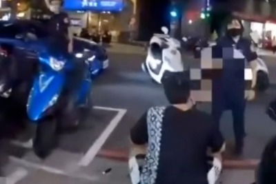 台湾新北街头发生斗殴警方连开5枪压制