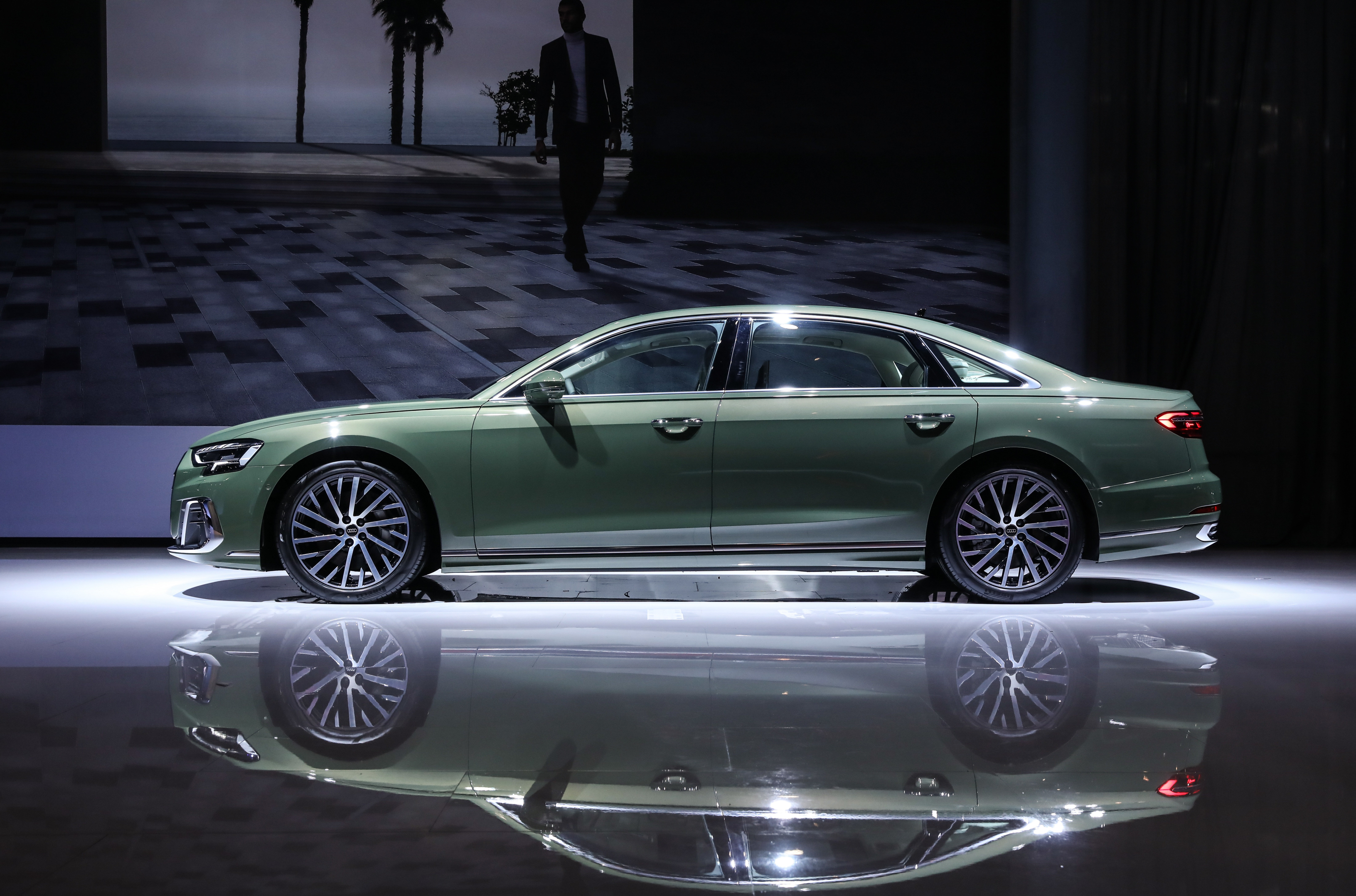 欢迎进入未来豪华之境 奥迪a8l家族"蓉"光焕新 闪耀2022成都车展