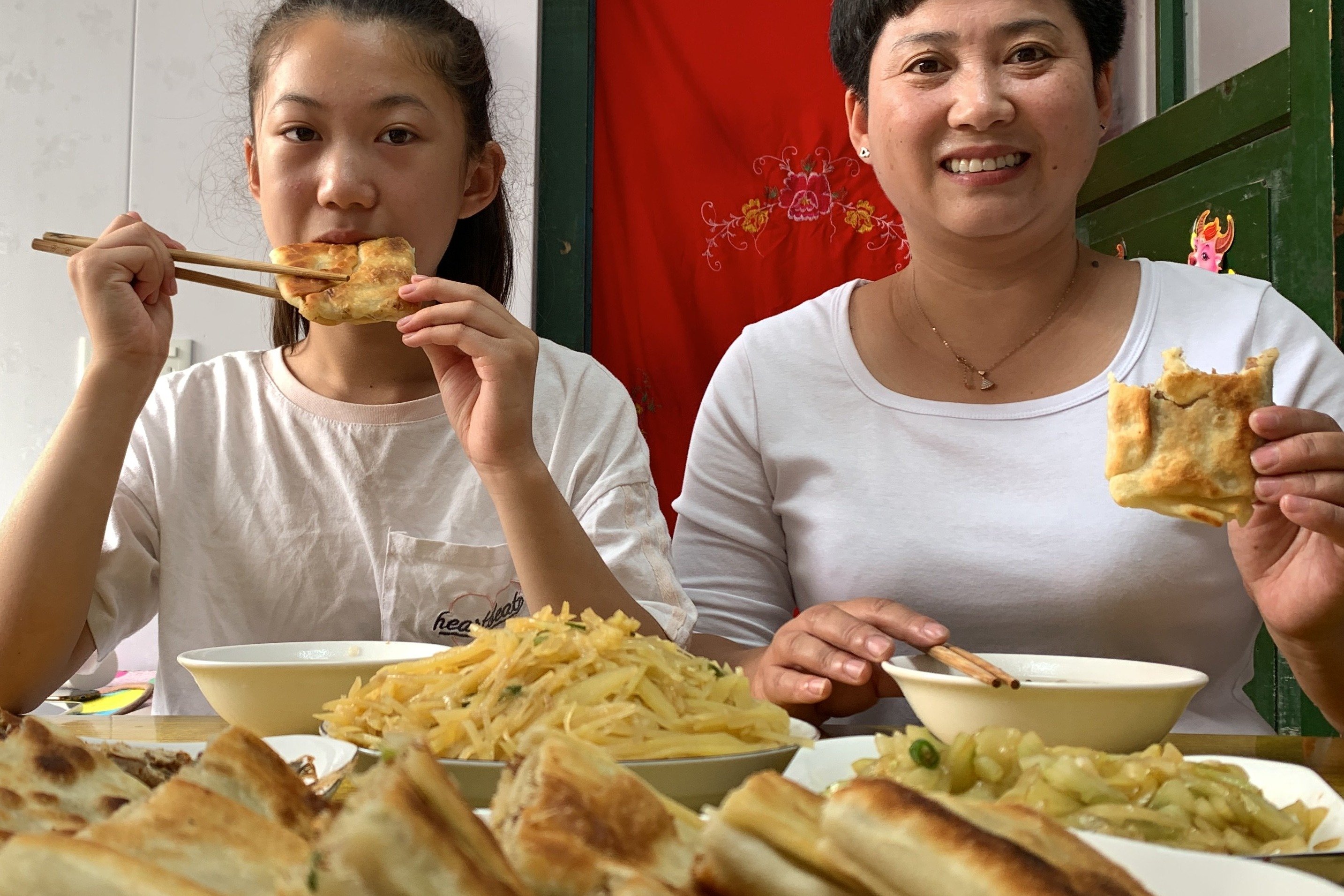 做个千层饼外酥里嫩，蓬松鼓涨，酥脆掉渣 ，太好吃了