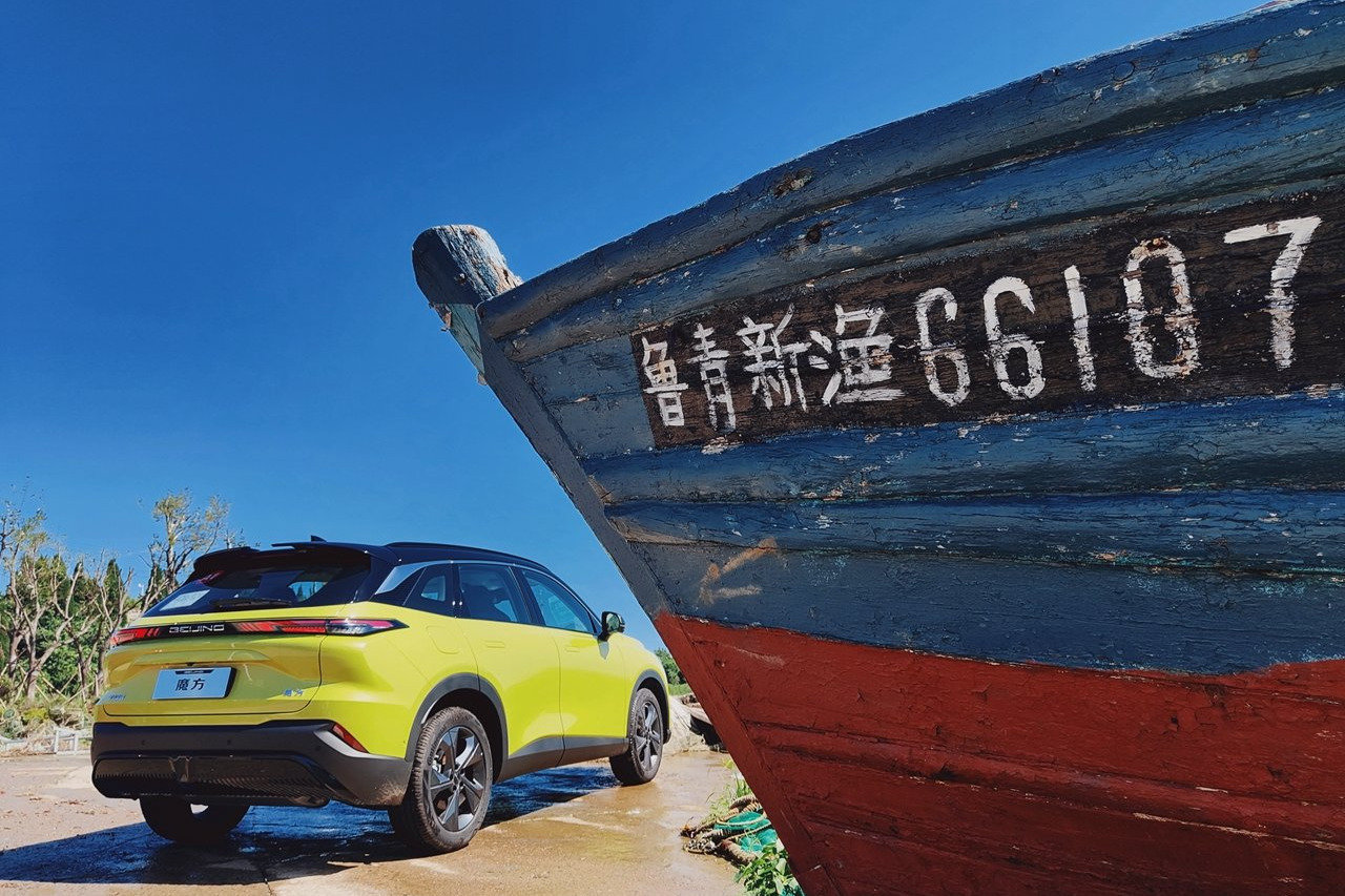 北汽魔方满配出发 10万级高科技SUV性价比极高