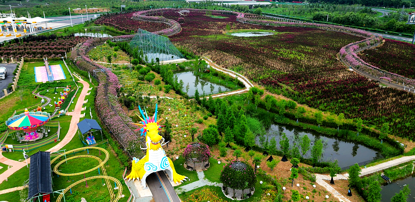 禾泉小镇上的绿皮火车__凤凰网