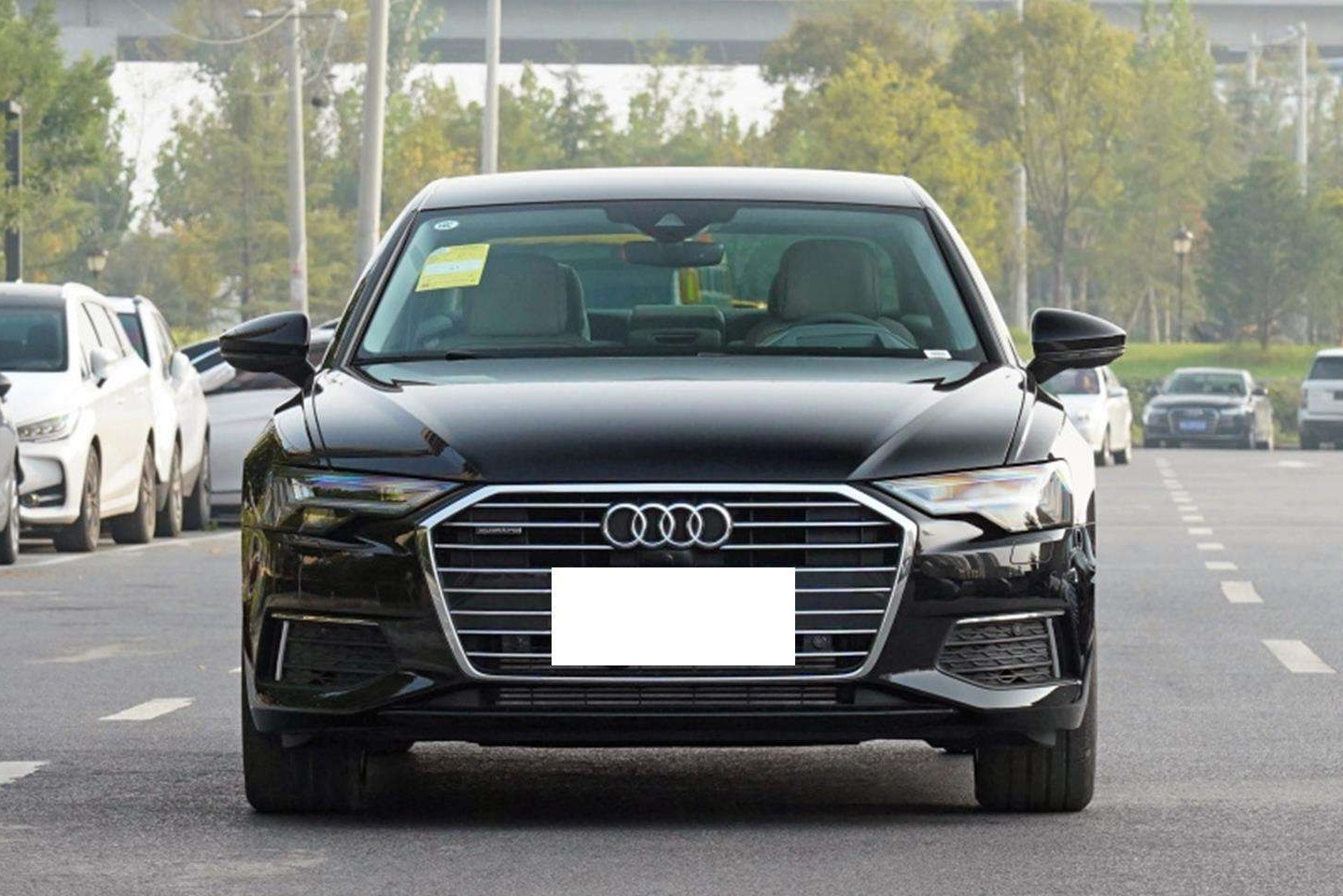 奥迪新a6l:售价43万起,外观一很"很年轻"!_凤凰网视频_凤凰网