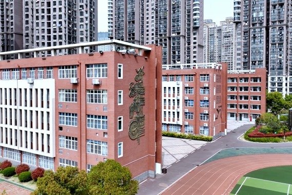 合肥市第三十八中学教育集团党委书记、总校长校长陈立利