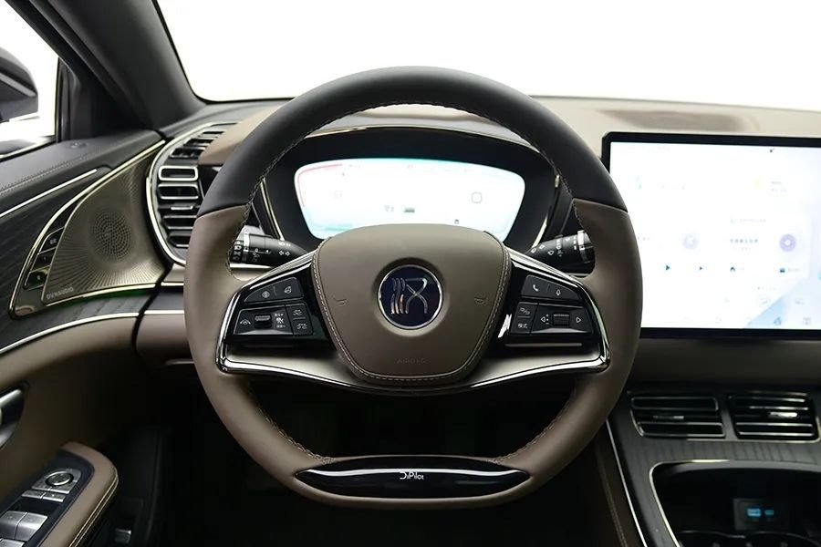 比亚迪汉DMi：外观内饰一级棒！看家本领就在这儿