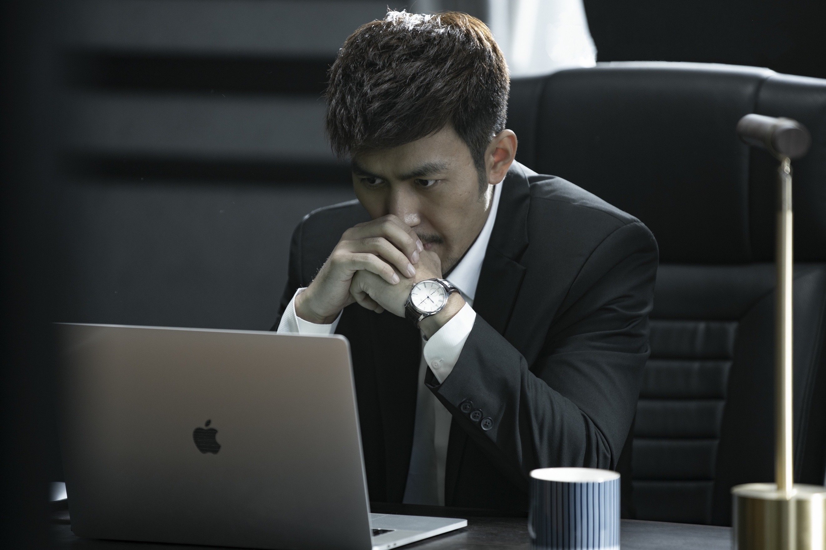 演员于跃:邱涛,暗黑中的孤勇者,愿他也能平安归队__凤凰网