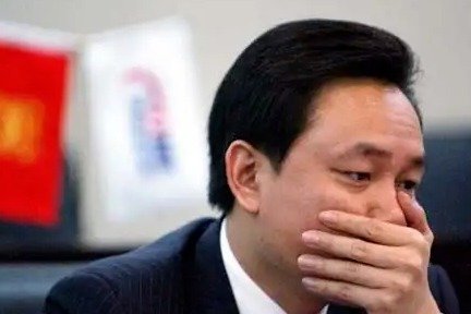 黄光裕向现实低头！一天内火速套现国美5.3亿！年内已减持超50亿股