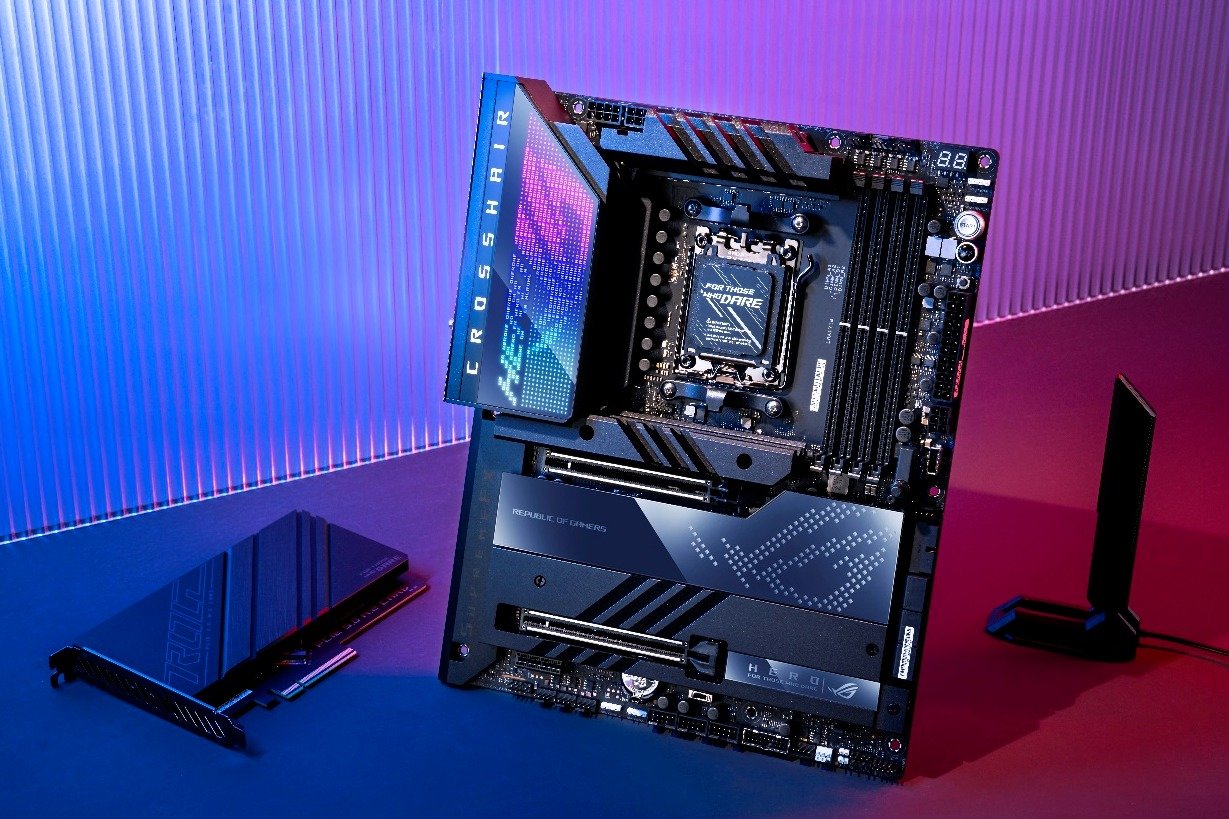 ROG CROSSHAIR X670E HERO全方位展示