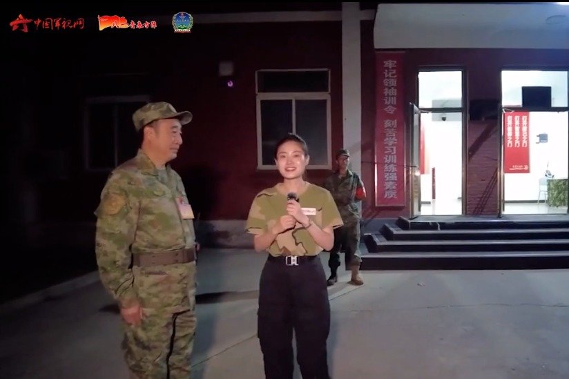 部队晚上紧急集合为什么不准开灯？