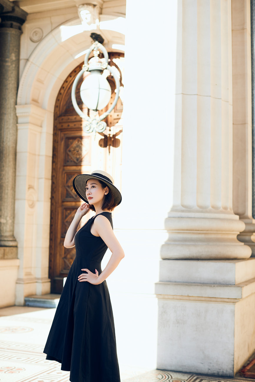 也始终富有热情与乐观,让我们期待演员唐妤萌给我们带来的更多惊喜!